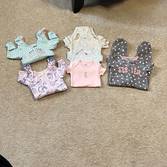 Bundle of Girls Clothes 3 sleepers and 3 Onesies - Picture 1 of 4